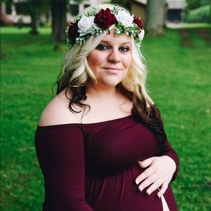 Maternity dress and rose crown Size Xl long Adjustable head piece. Lightweight.